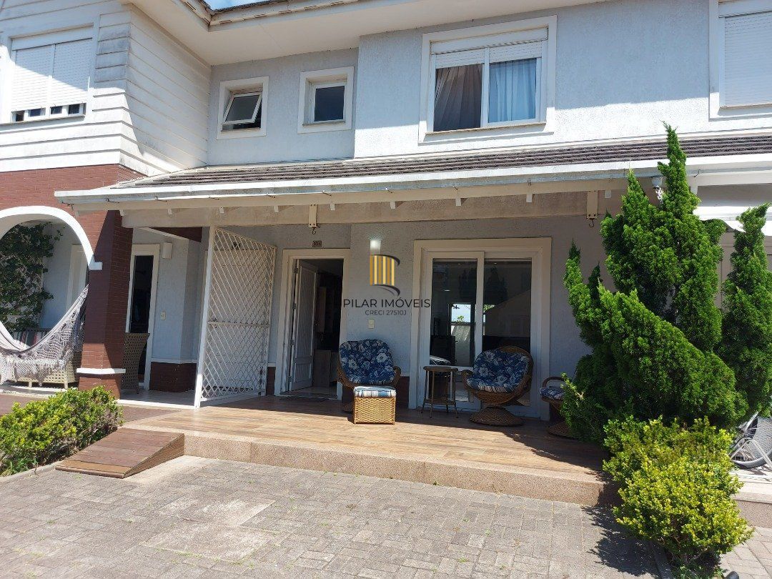 Casa em Condomínio Fechado com 3 quartos e 150m² privativos