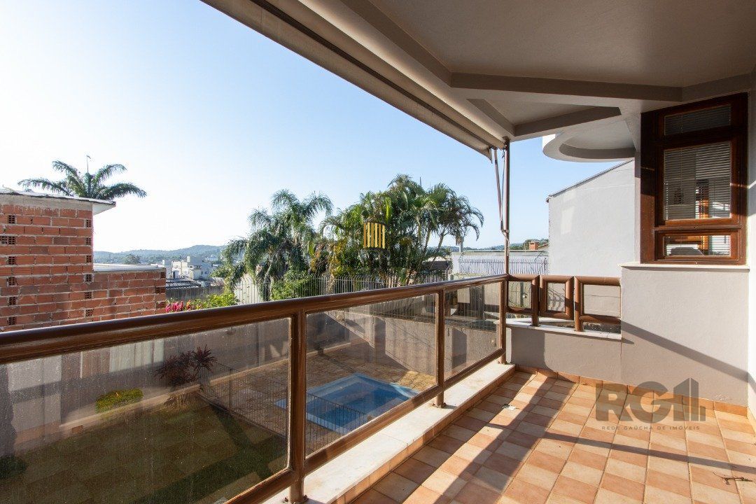 Casa 3 dormitórios no bairro Ipanema