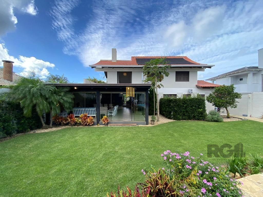 CASA EM ATLANTIDA COM 5 SUÍTES