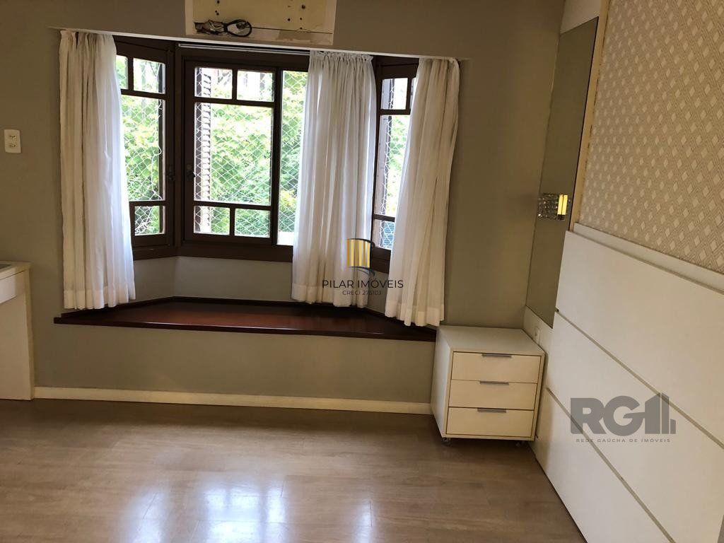 Casa de Condomínio 4 dormitórios no bairro Vila Assunção