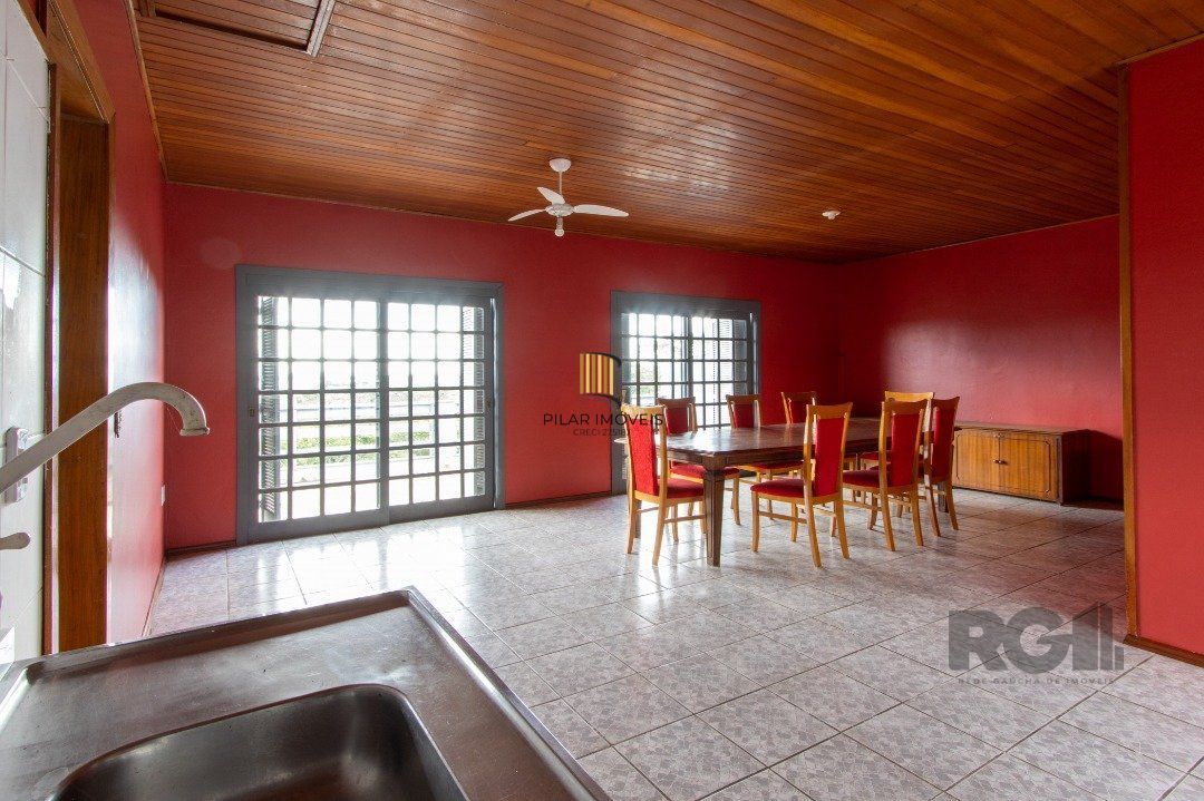 Casa 4 dormitórios no bairro Nonoai