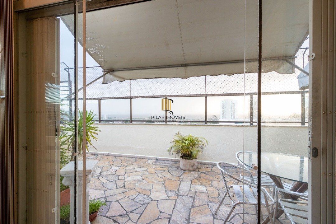 Cobertura para Venda - 230.54m², 3 dormitórios, sendo 1 suites, 2 vagas