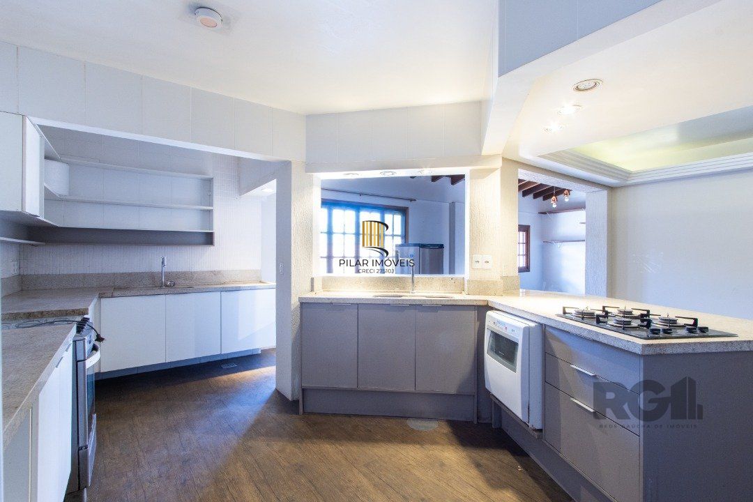 Casa 5 dormitórios no bairro Nonoai
