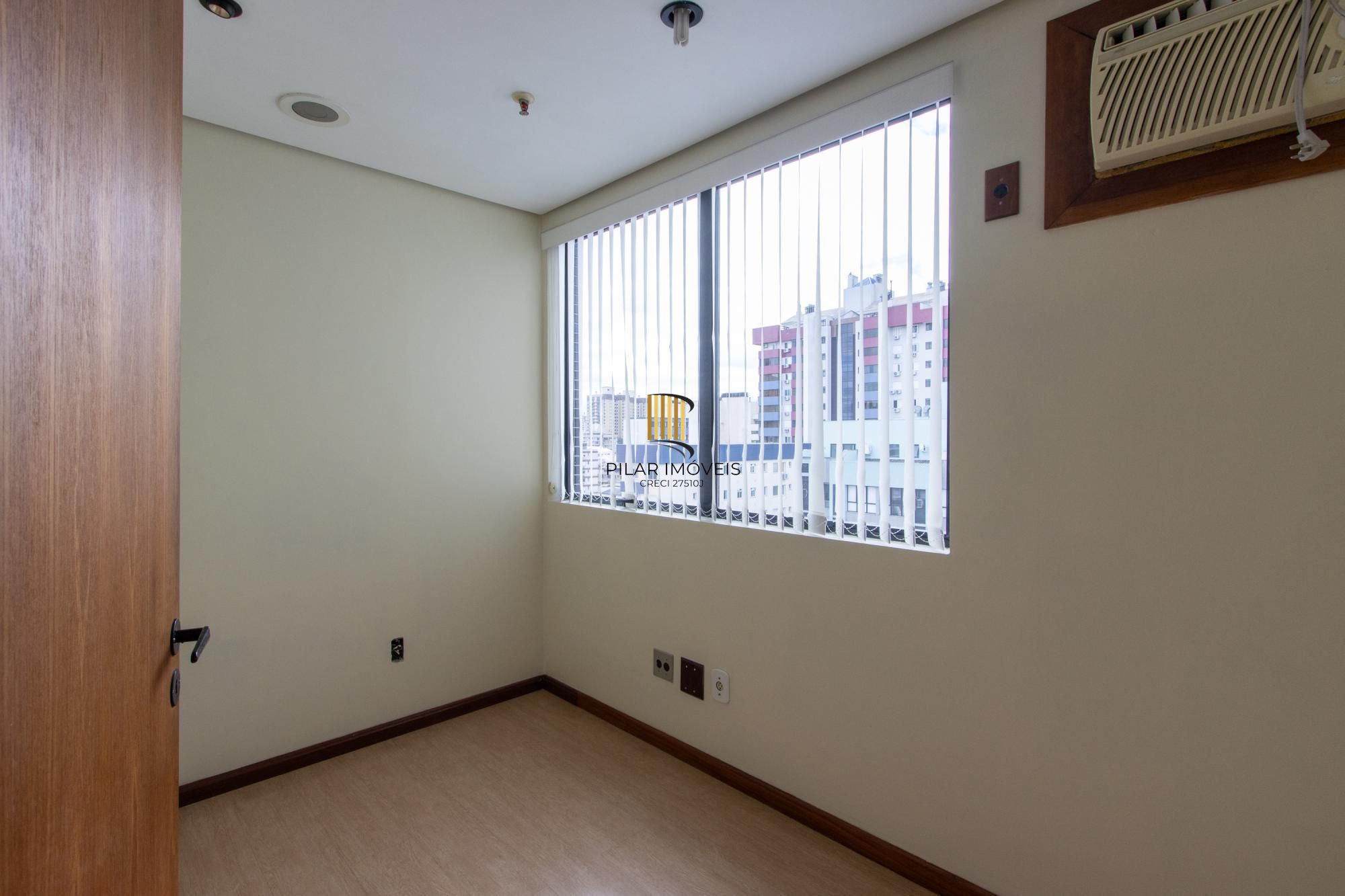 Sala comercial à venda no bairro Menino Deus – Edifício Comendador Luigi Gerace