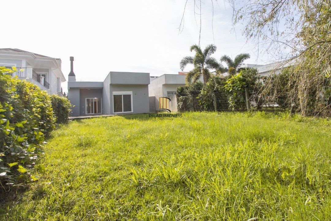 Casa de Condomínio 3 dormitórios no bairro Chapéu do Sol