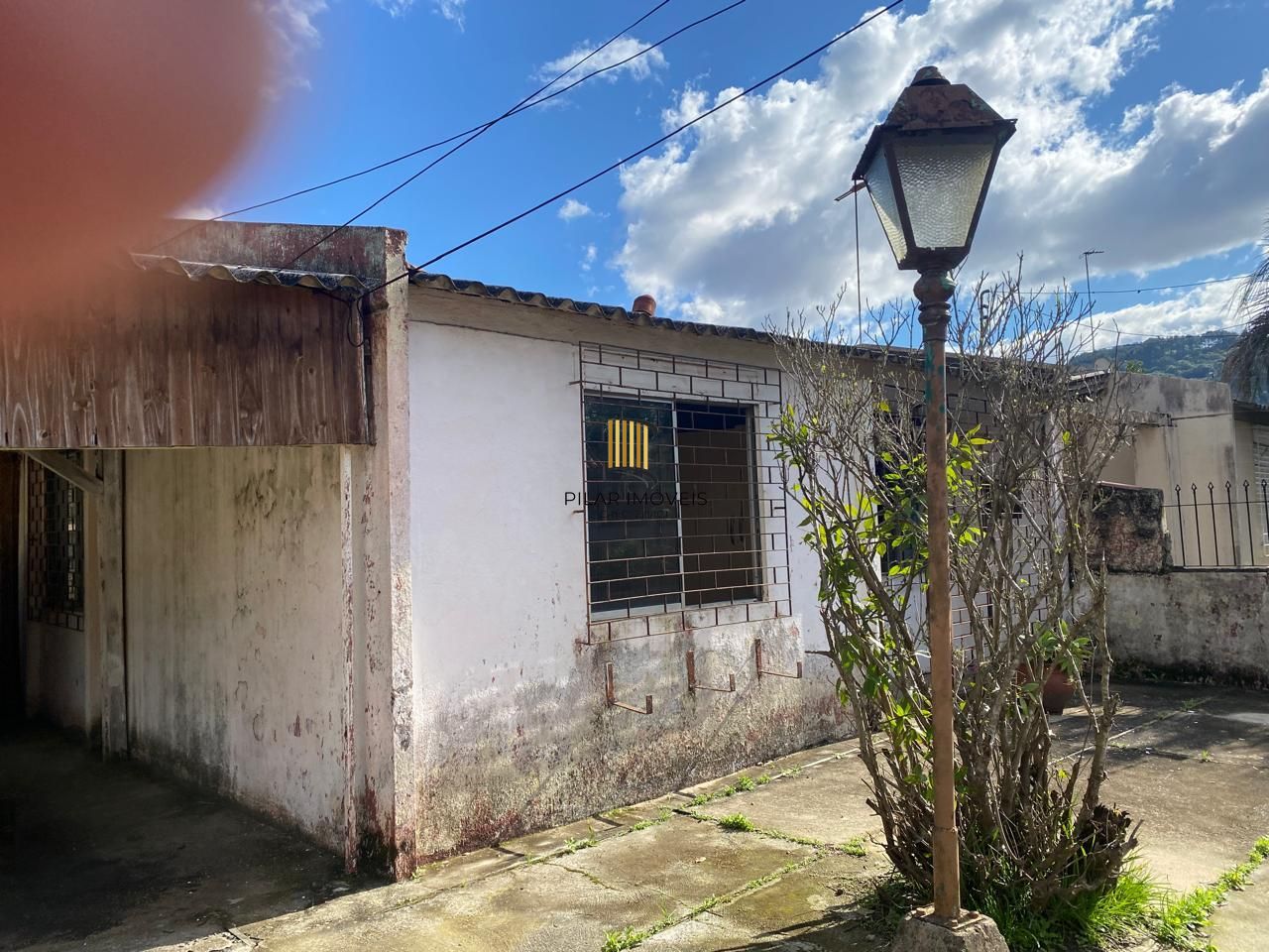 Casa ideal para investidor.