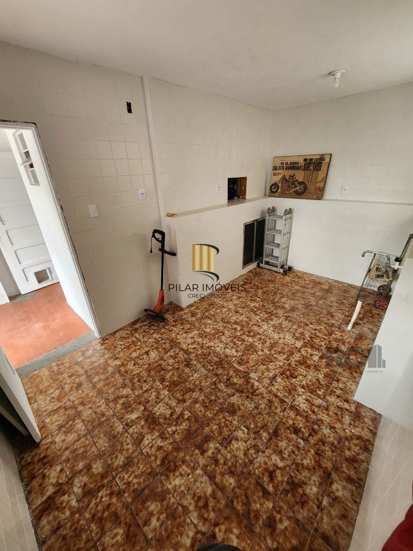 Casa 4 dormitórios no bairro Santa Tereza
