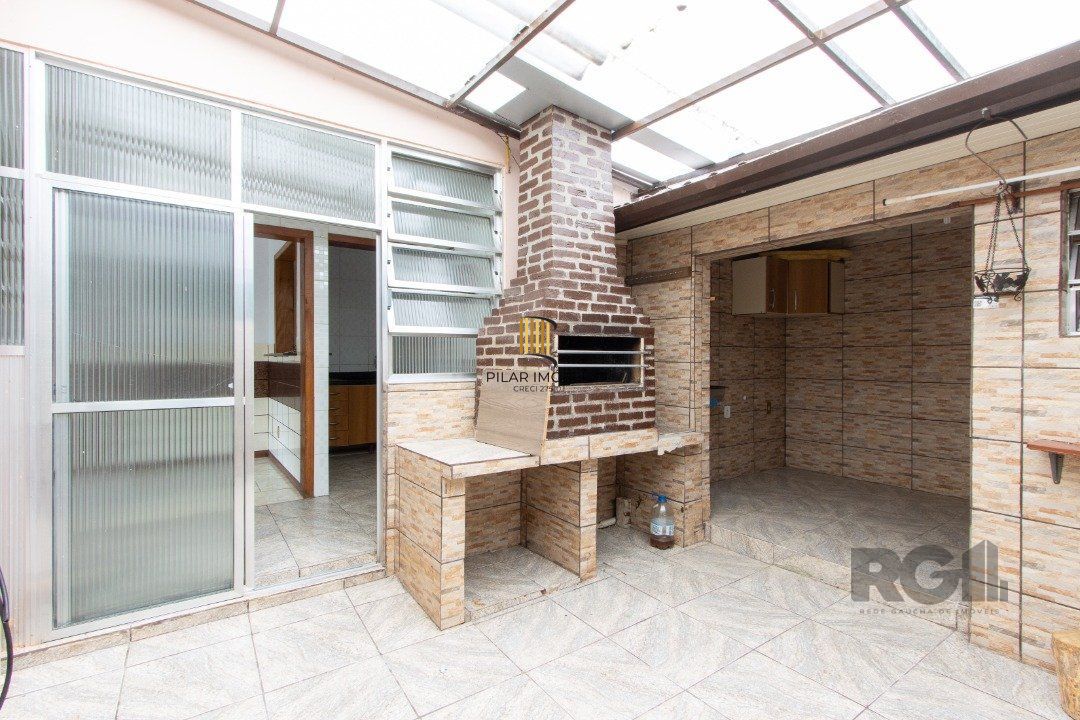 Apartamento térreo, com pátio, 2 quartos - Bairro Menino Deus