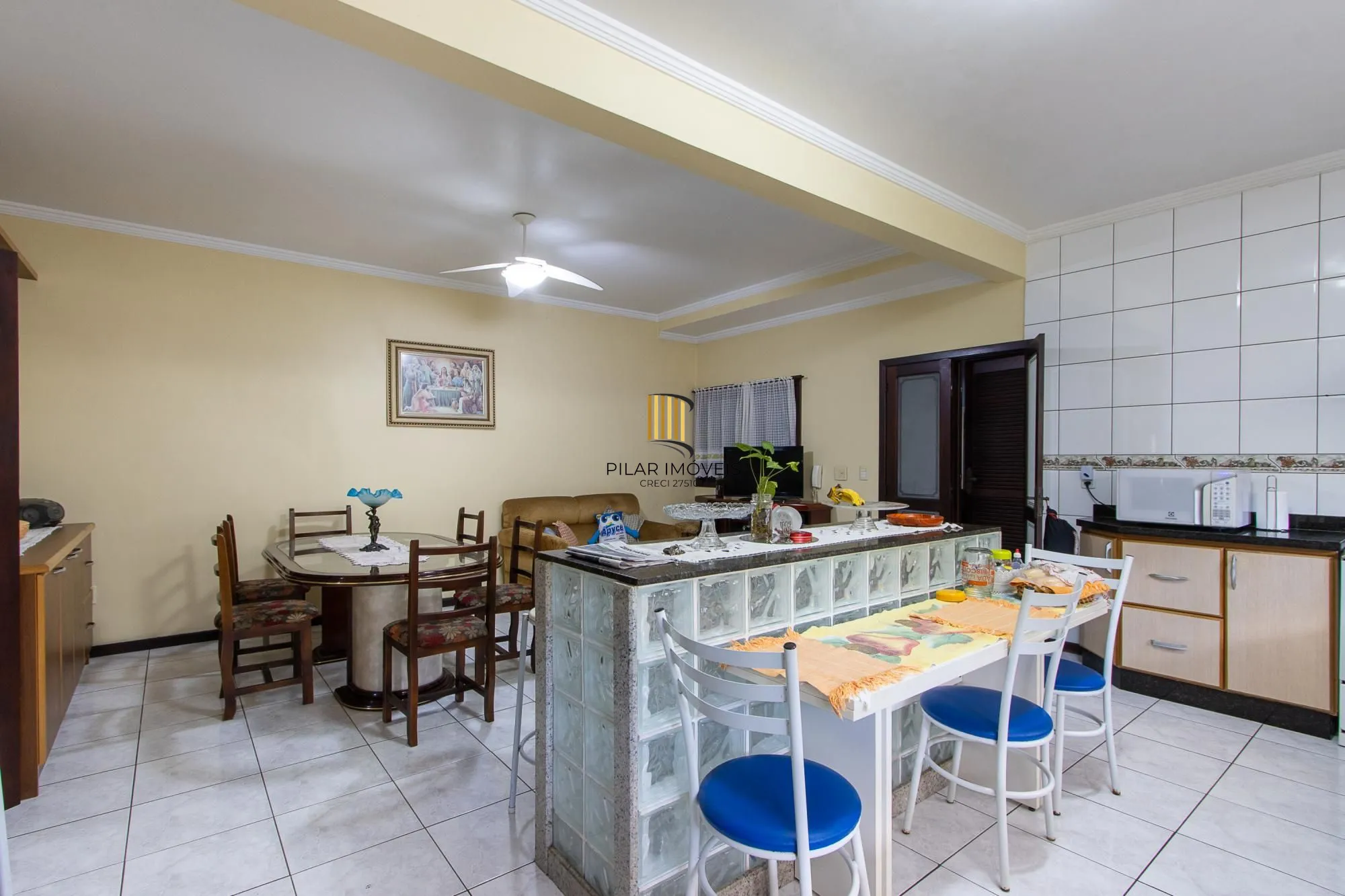 Casa Residencial ou Comercial, com 3 quartos (1 suite), 229m² privativos - Bairro Tristeza