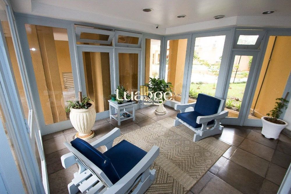 Apartamento de 2 dormitórios, andar alto, ótima incidência de luz natural, garantindo ambientes arejados e iluminados