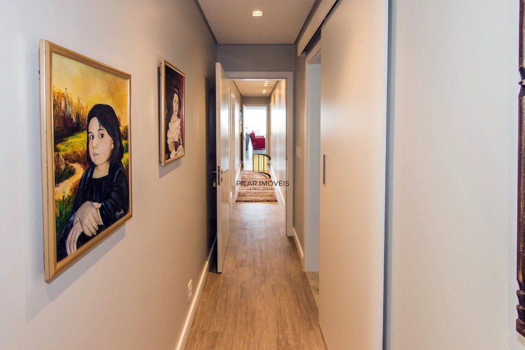 Cobertura para Venda - 230.43m², 3 dormitórios, sendo 3 suites, 2 vagas - Menino Deus
