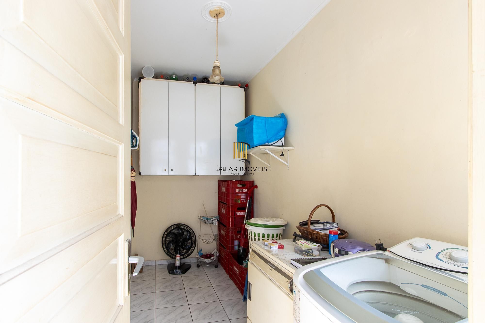 Apartamento 4 dormitórios no bairro Menino Deus