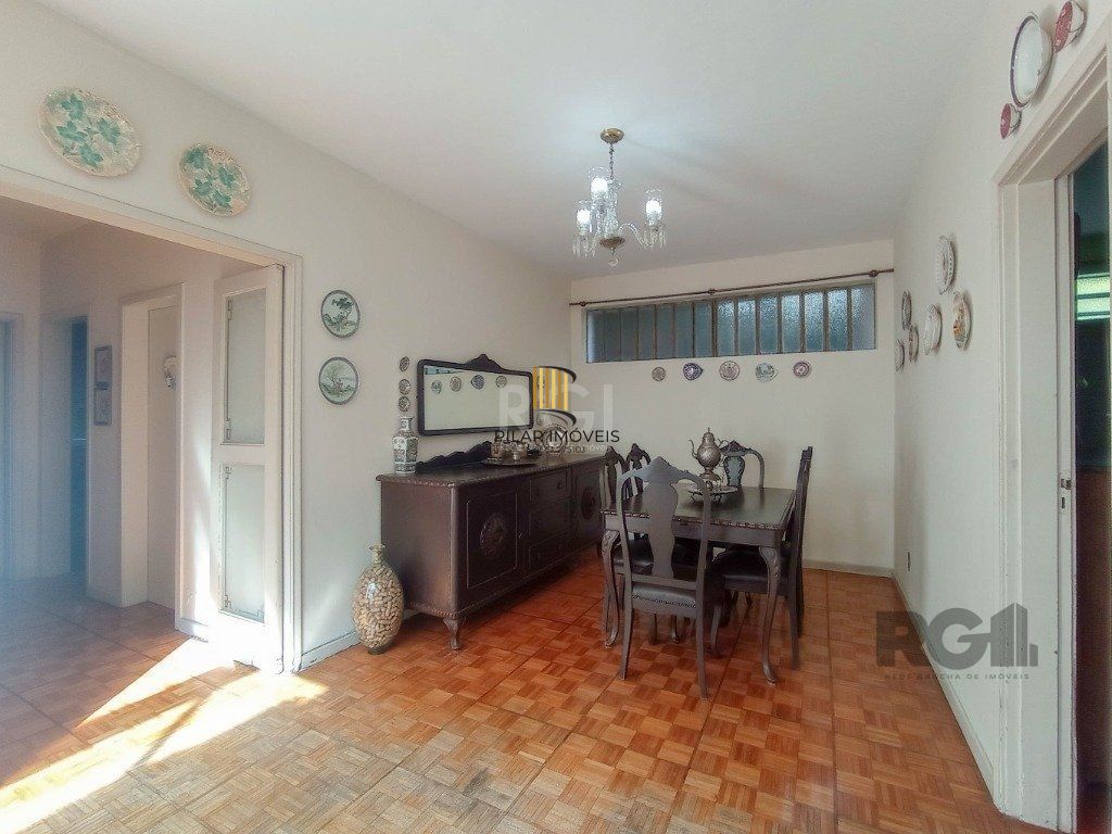 Casa para venda com 4 dormitórios no bairro Cristal