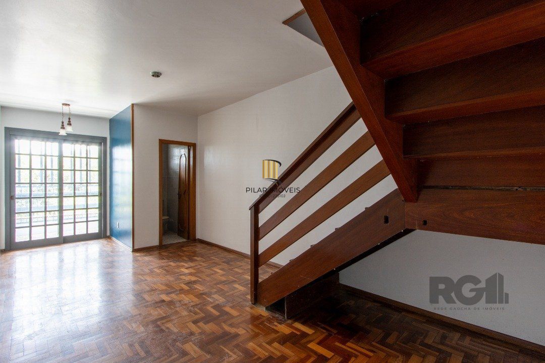 Casa 4 dormitórios no bairro Nonoai