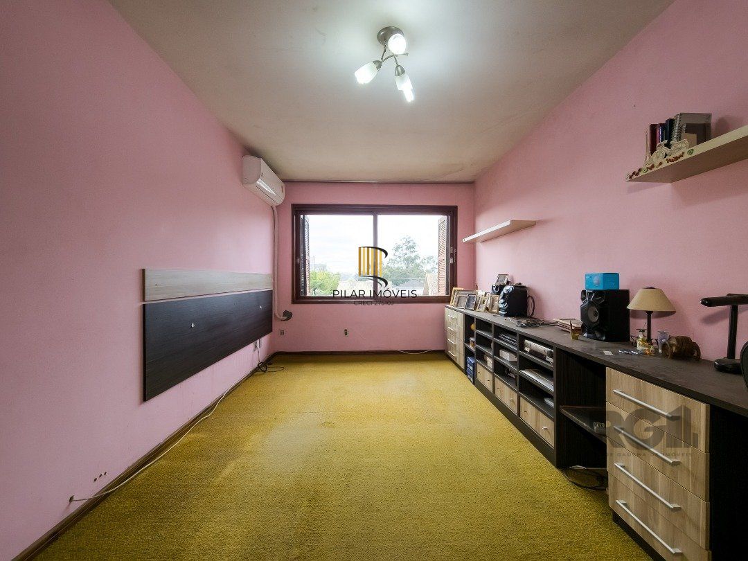 Casa 4 dormitórios no bairro Teresópolis