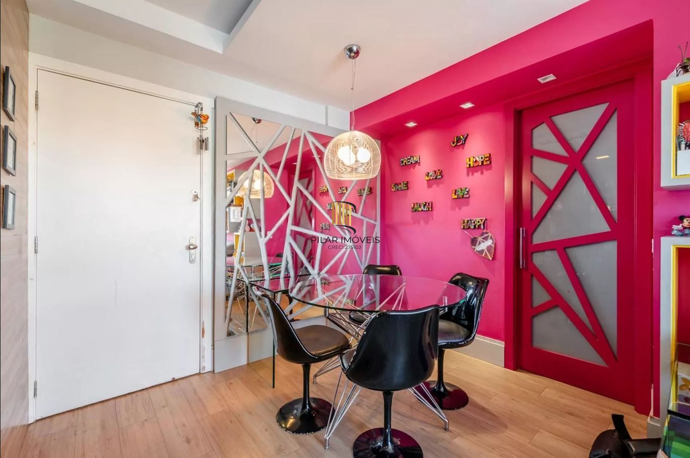 Apartamento semi mobiliado de 2 dormitórios no Petrópolis