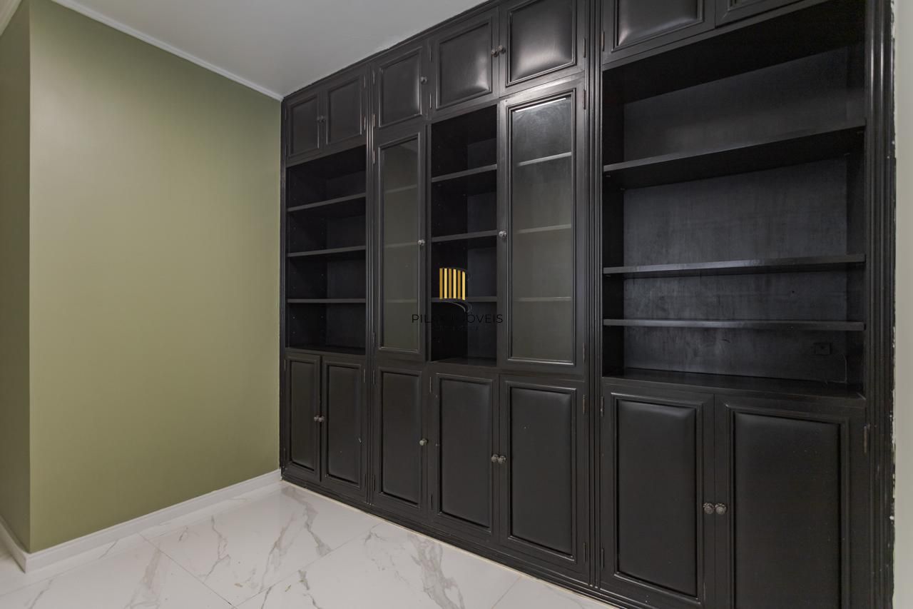 Casa de 3 dormitórios á venda no Jardim Lindóia em Porto Alegre