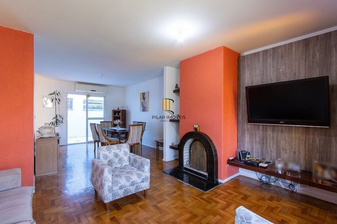 Casa 3 dormitórios no bairro Ipanema
