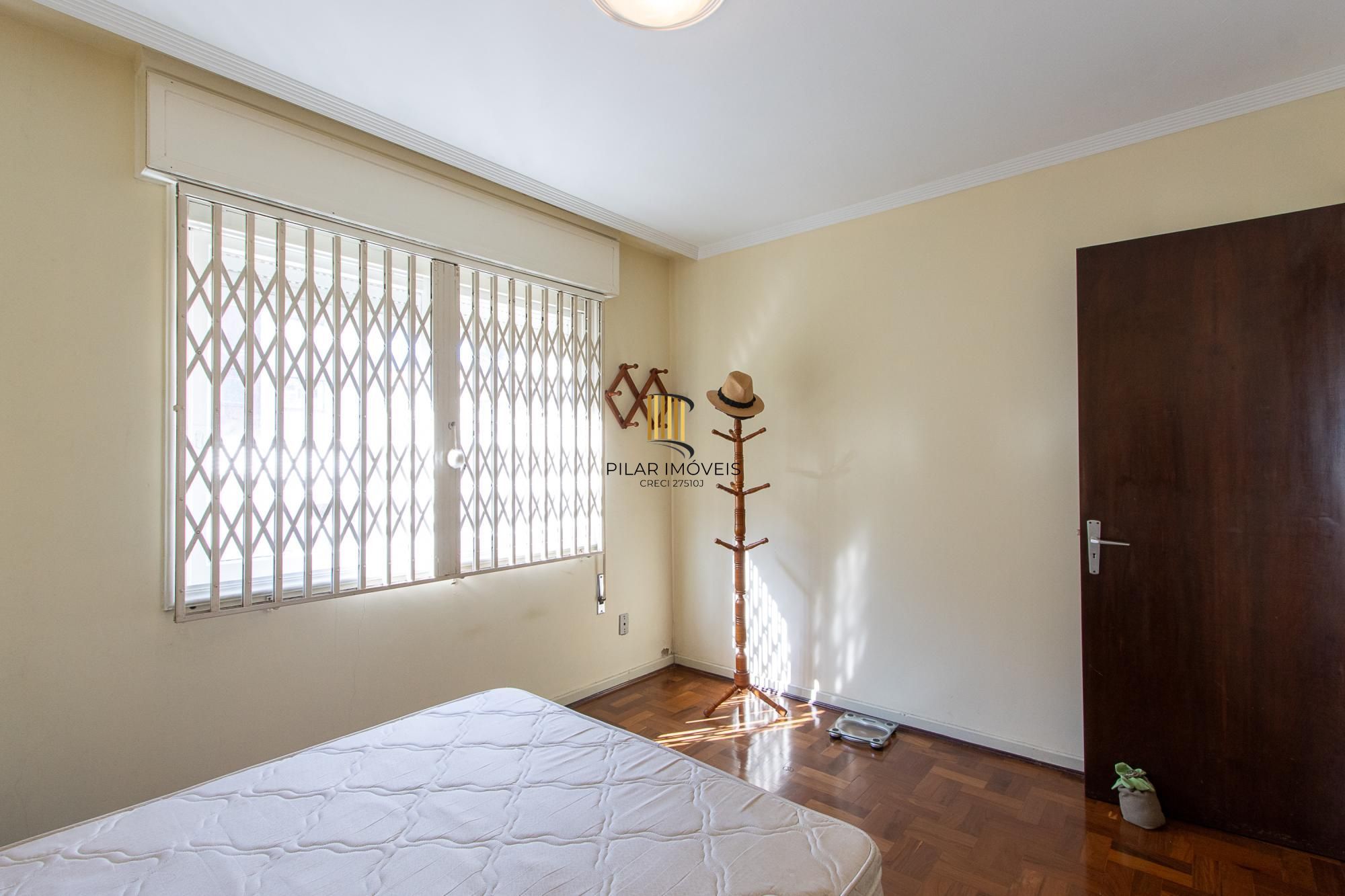 Apartamento 4 dormitórios no bairro Menino Deus