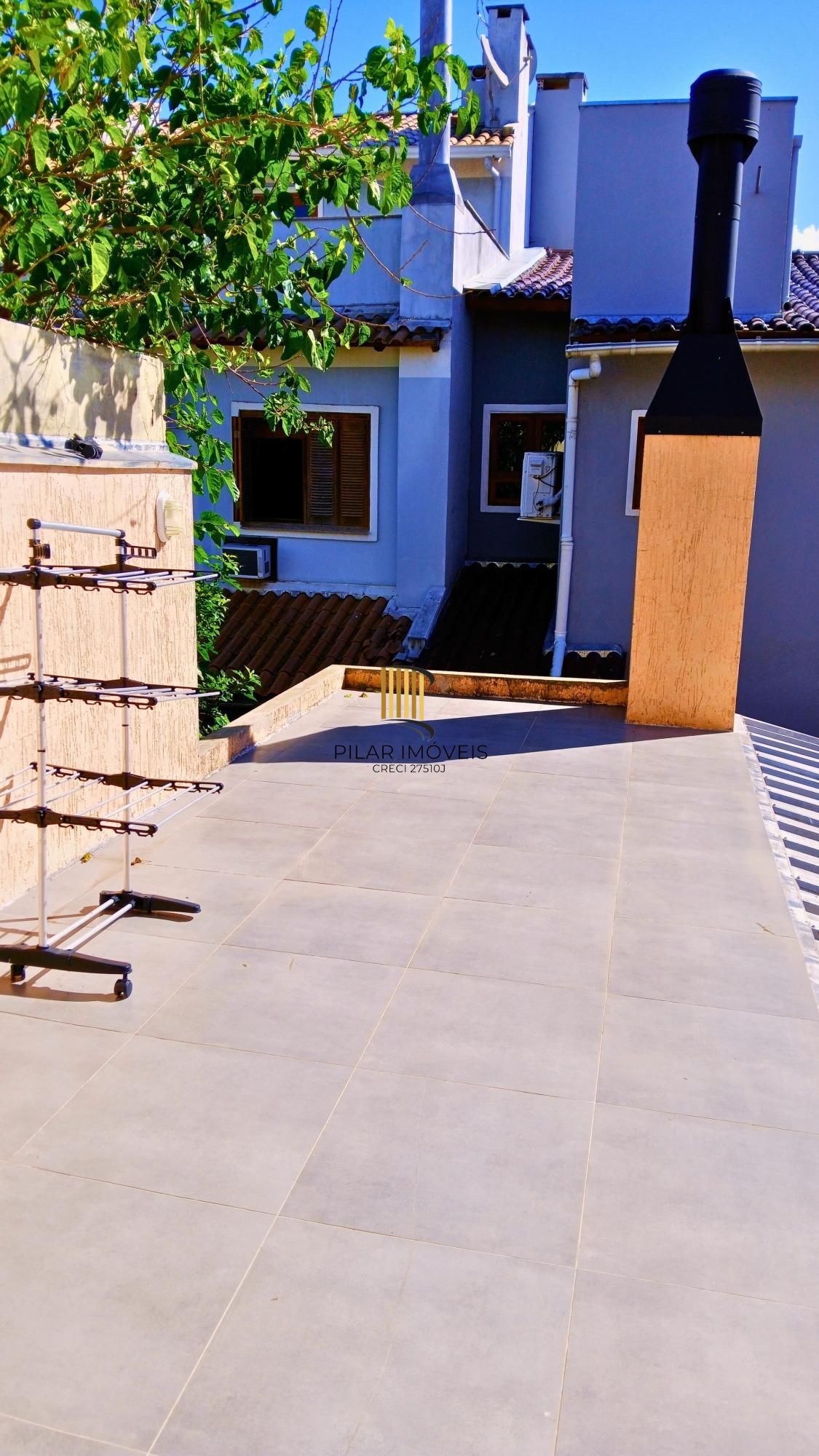 Casa aconchegante com 3 dormitórios, piscina e lareira