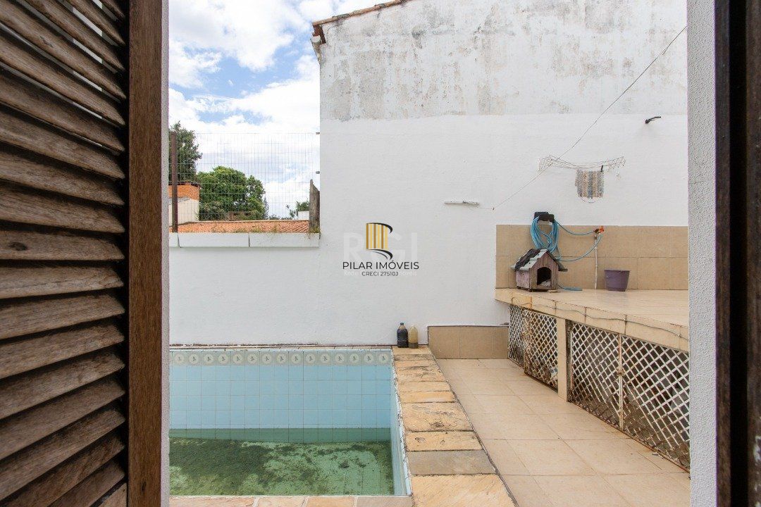 Casa para Venda - 180m², 3 dormitórios, sendo 1 suites, 2 vagas - Ipanema