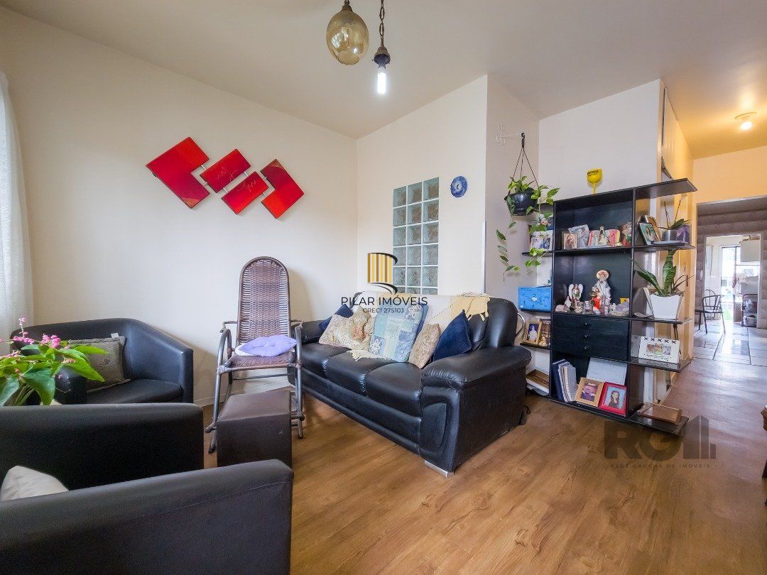 Casa para Venda - 210m², 3 dormitórios, sendo 1 suites, 2 vagas - Tristeza