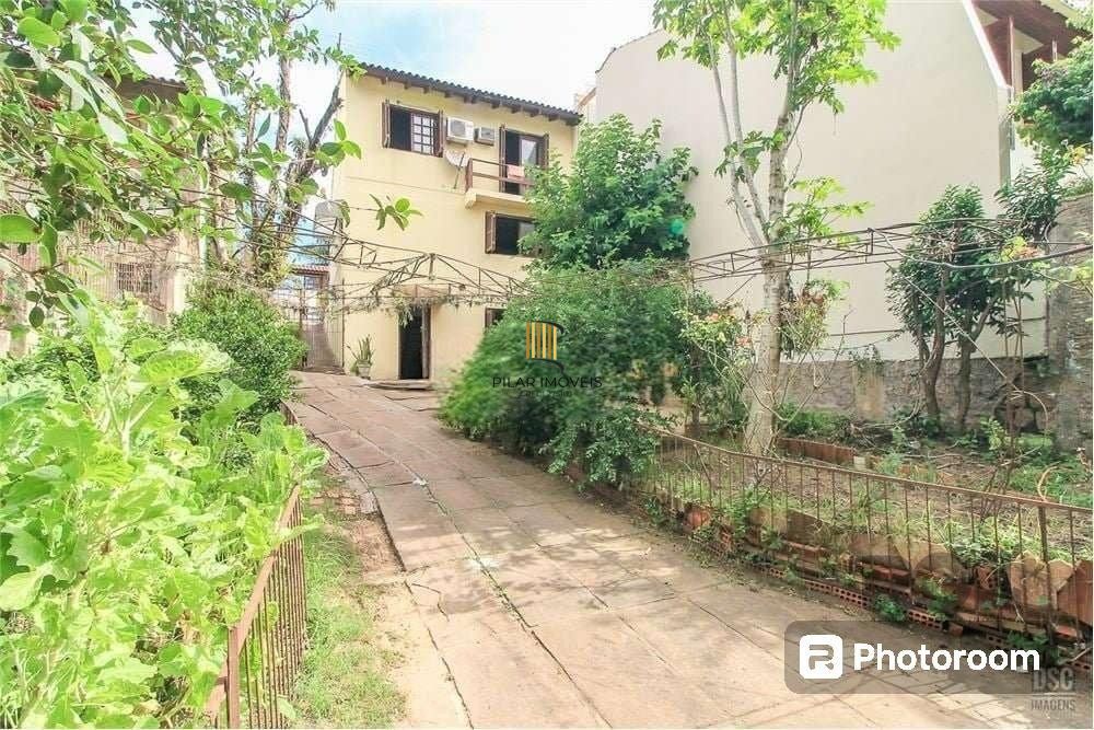 CASA | 02 DORMITÓRIOS | AMPLO TERRENO | VILA NOVA | ZONA SUL