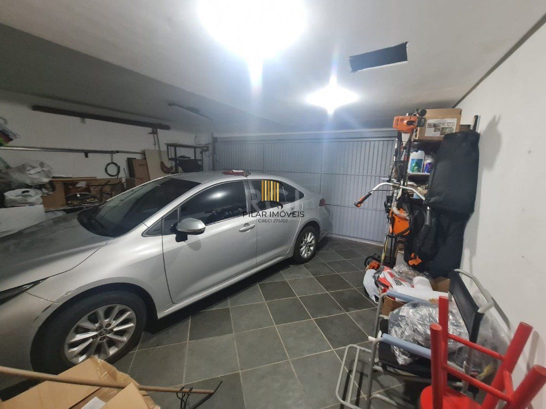 Casa para Venda - 464m², 5 dormitórios, sendo 4 suites, 4 vagas - Nonoai
