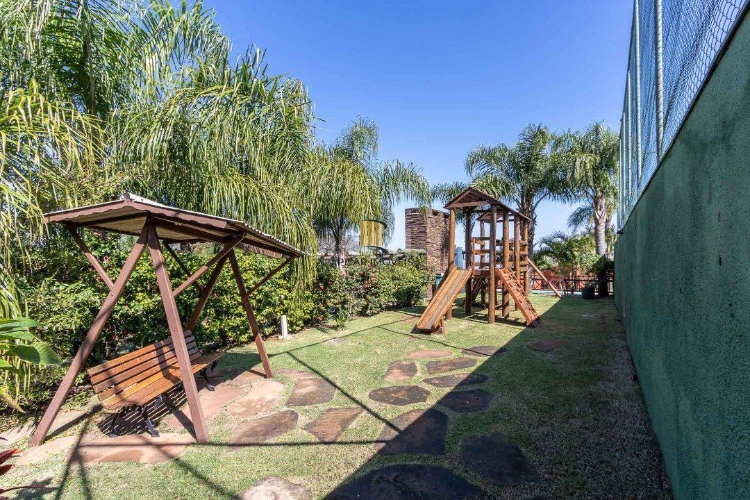 Casa Condominio para Venda - 286.89m², 4 dormitórios, sendo 2 suites, 2 vagas - Cristal