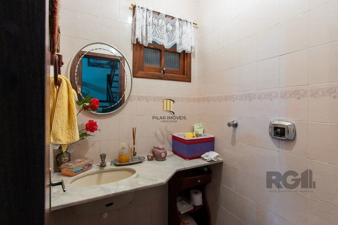 Casa 3 dormitórios no bairro Ipanema