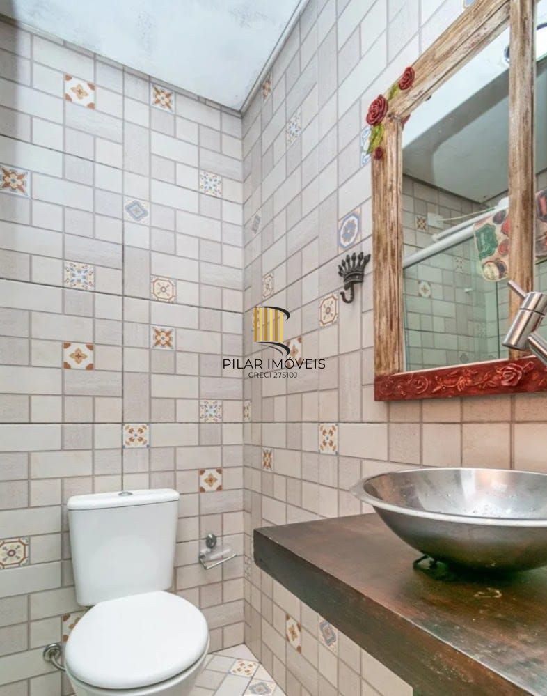 Casa com 3 dormitórios, no bairro Ipanema, zona sul de Porto Alegre, RS.