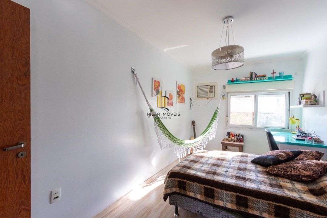 Casa para Venda - 342m², 3 dormitórios, sendo 2 suites, 2 vagas - Espírito Santo