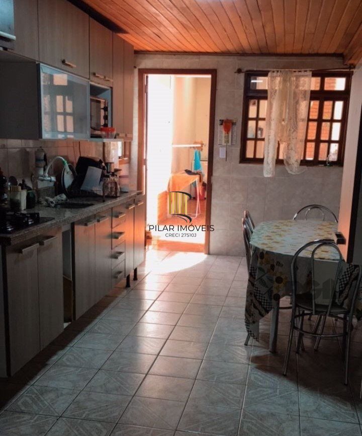 Casa Térrea | 4 quartos | 5 vagas | 220,0m2 | Bairro Rubem Berta