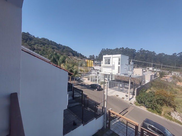 Casa 2 dormitórios no bairro Guarujá