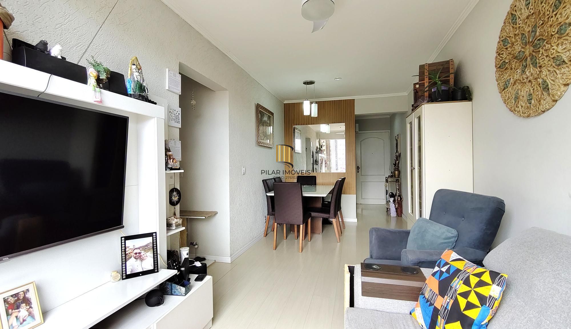 Apartamento de 2 dormitórios, 1 banheiro no bairro Trsiteza.