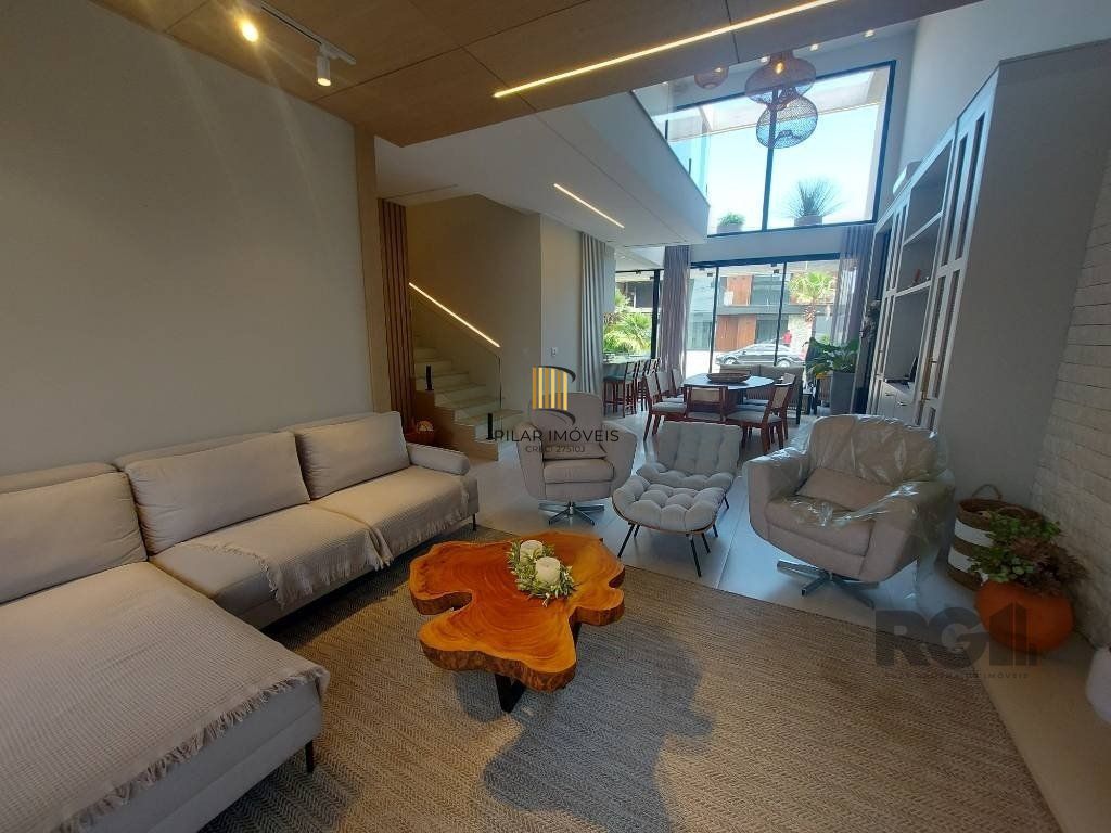 Casa de Condomínio 4 dormitórios no bairro Centro