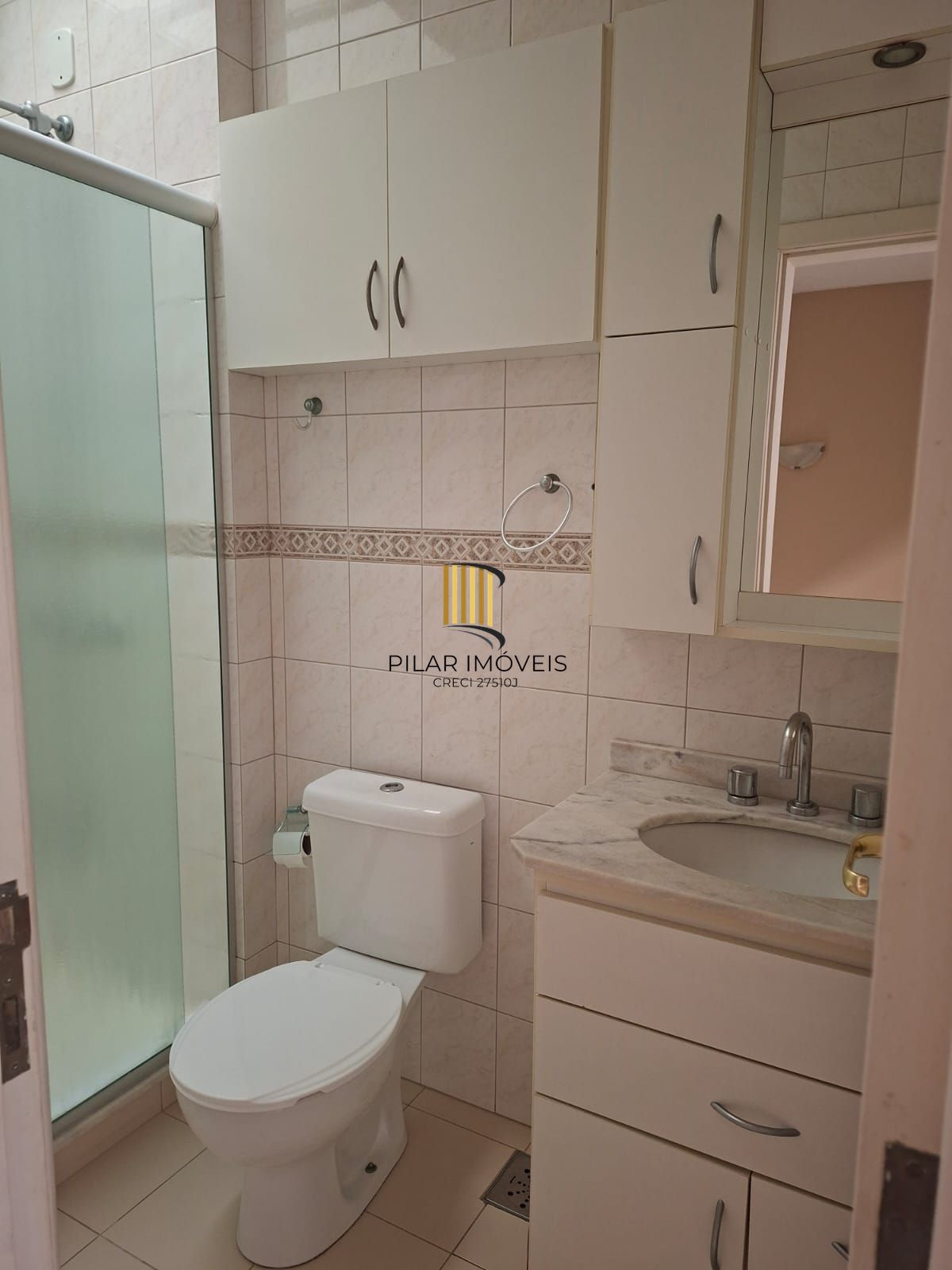 Casa em condomínio de 3 dorm. na Tristeza