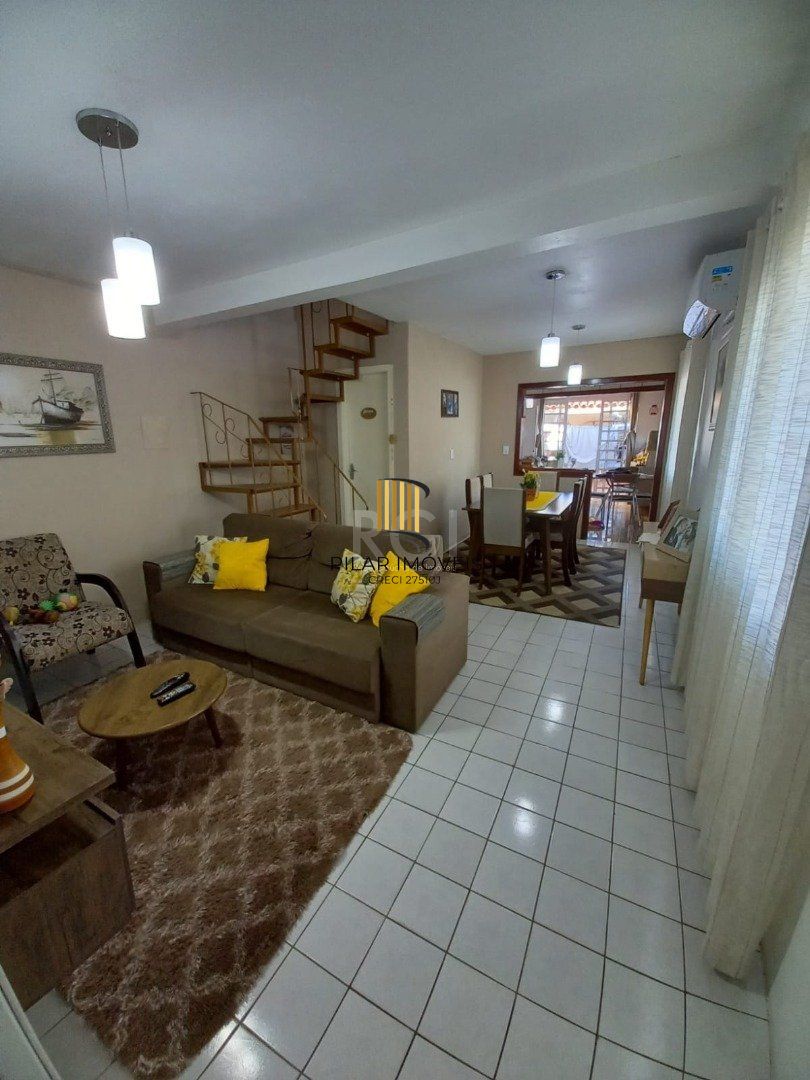 Casa 4 dormitórios no bairro Hípica