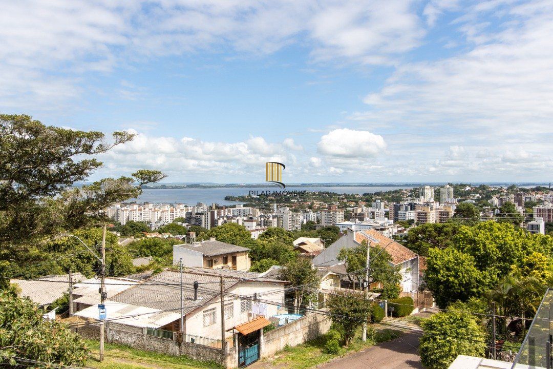 Sobrado novo  no Bairro Tristeza,