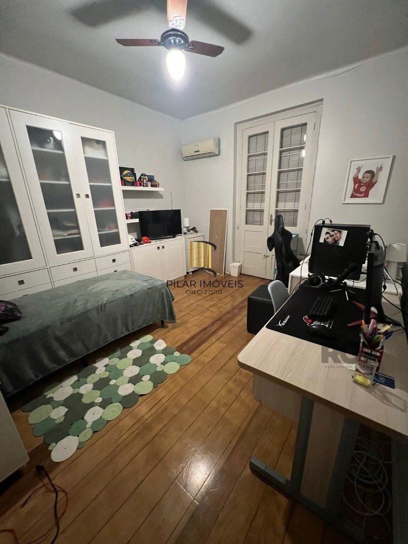 Casa em alvenaria, próxima à 24 de outubro, com a seguinte composição - Pilar Imóveis