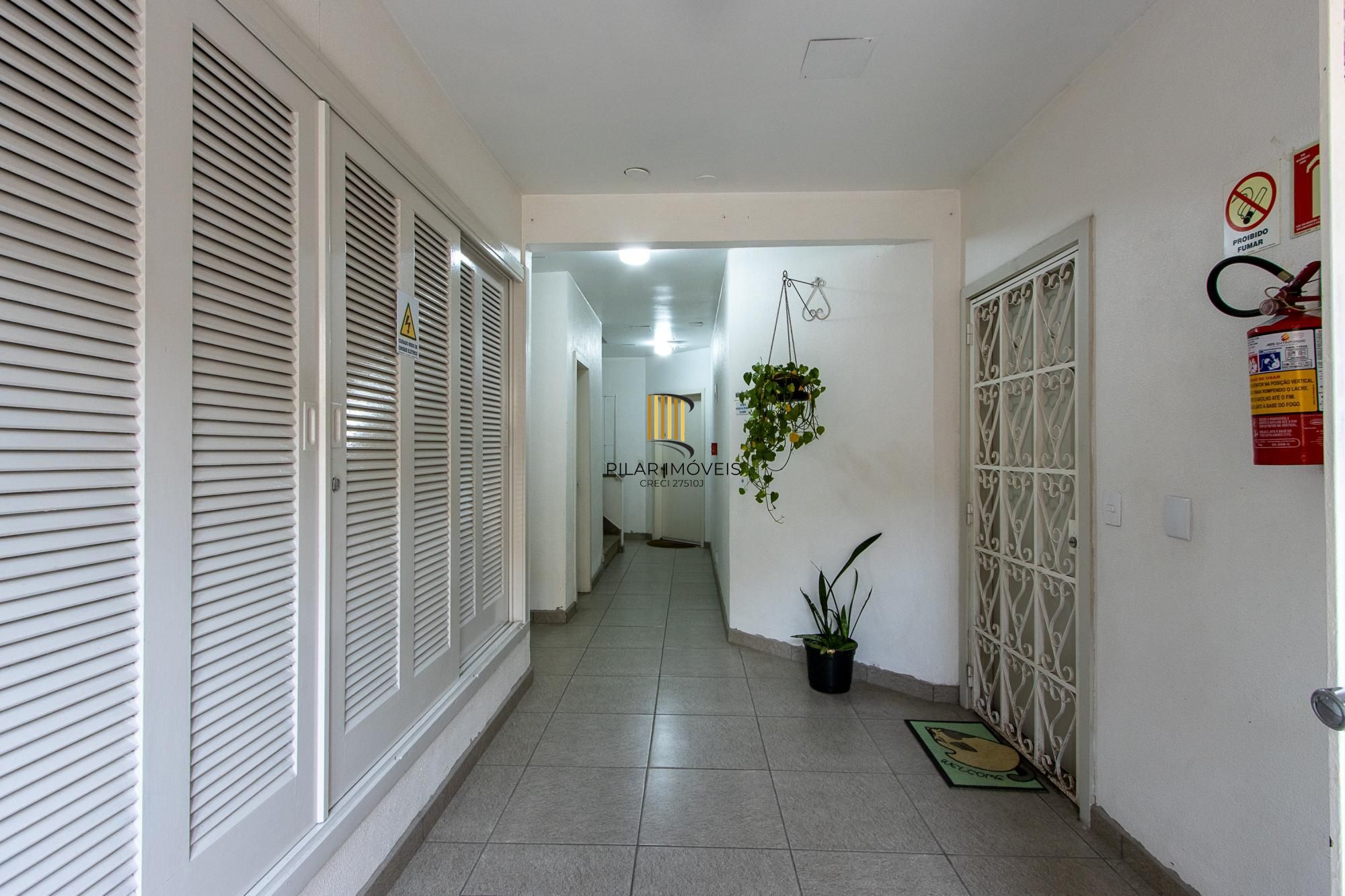 Apartamento 2 dormitórios  I Vaga  de garagem- bairro Tristeza