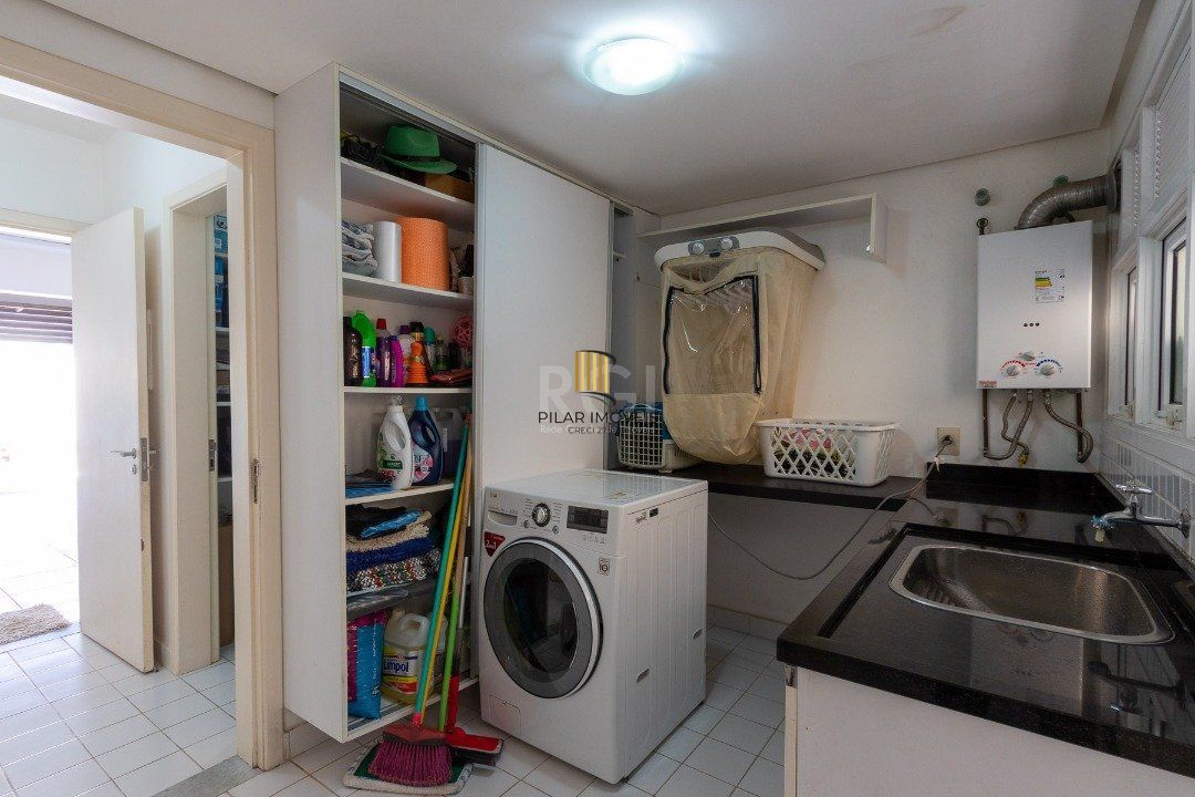 Casa Condominio para Venda - 245.29m², 3 dormitórios, sendo 1 suites, 2 vagas - Pedra Redonda