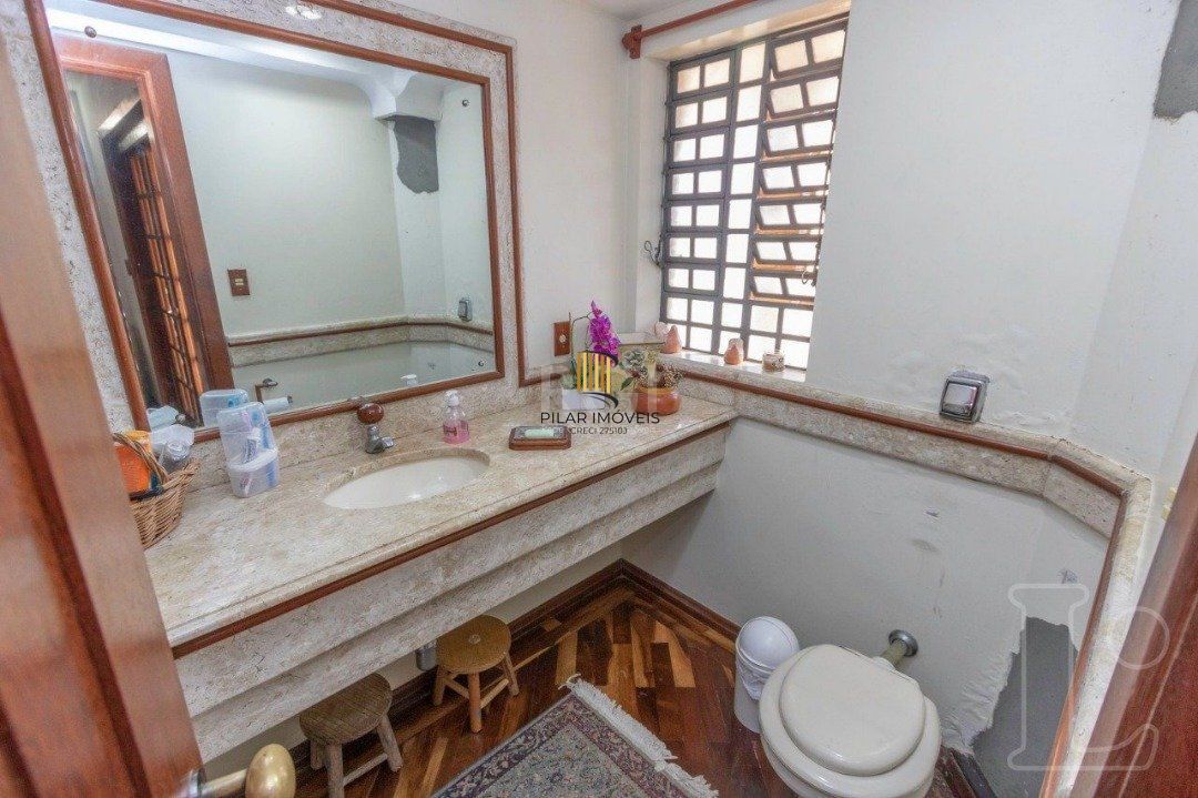 Casa para Venda - 349m², 4 dormitórios, sendo 1 suites, 3 vagas - Tristeza