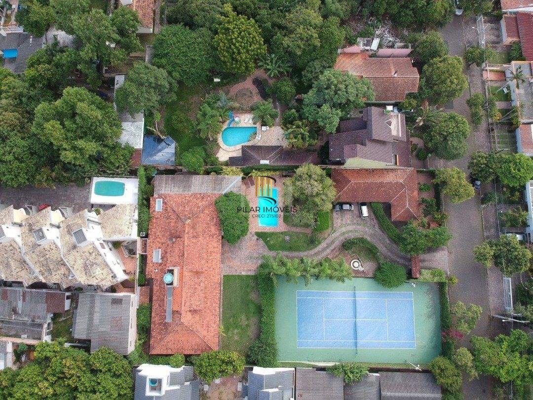 Casa para Venda - 418m², 5 dormitórios, sendo 1 suites, 6 vagas - Tristeza