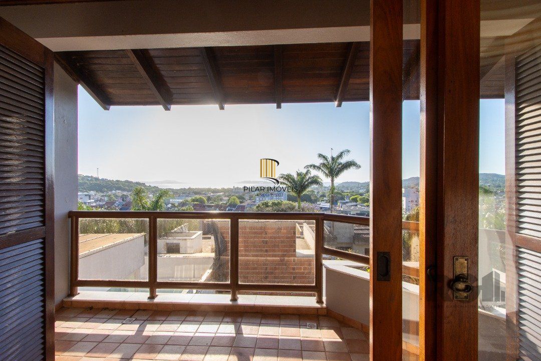 Casa 3 dormitórios no bairro Ipanema
