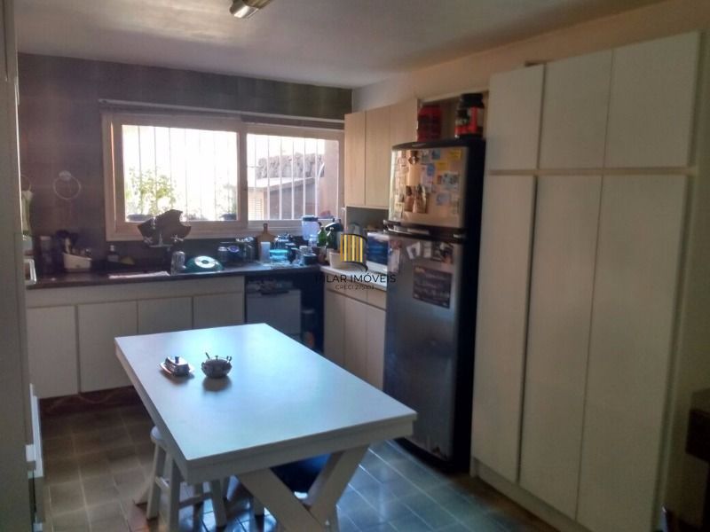 Casa para Venda - 350m², 3 dormitórios, 4 vagas - Vila Assunção