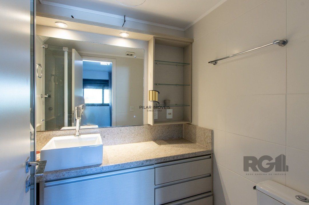 **Apartamento Residencial com 3 Quartos e 3 Banheiros em Camaquã, Porto Alegre, RS**