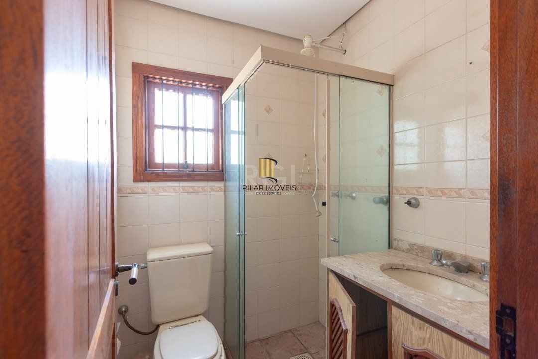 Casa para Venda - 460m², 4 dormitórios, sendo 1 suites, 4 vagas - Cristal