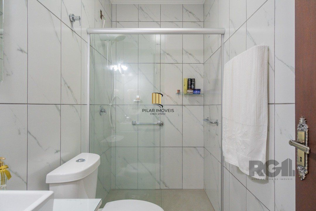 Casa 3 dormitórios no bairro Hípica