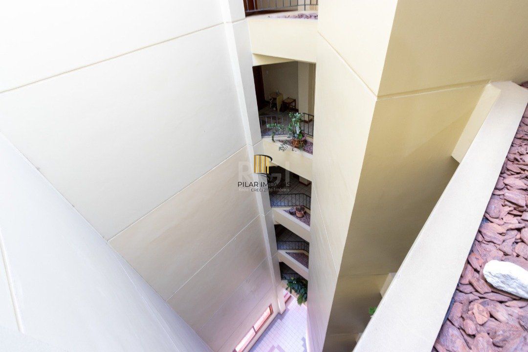 Apartamento para Venda - 104m², 3 dormitórios, sendo 1 suites, 1 vaga - Floresta